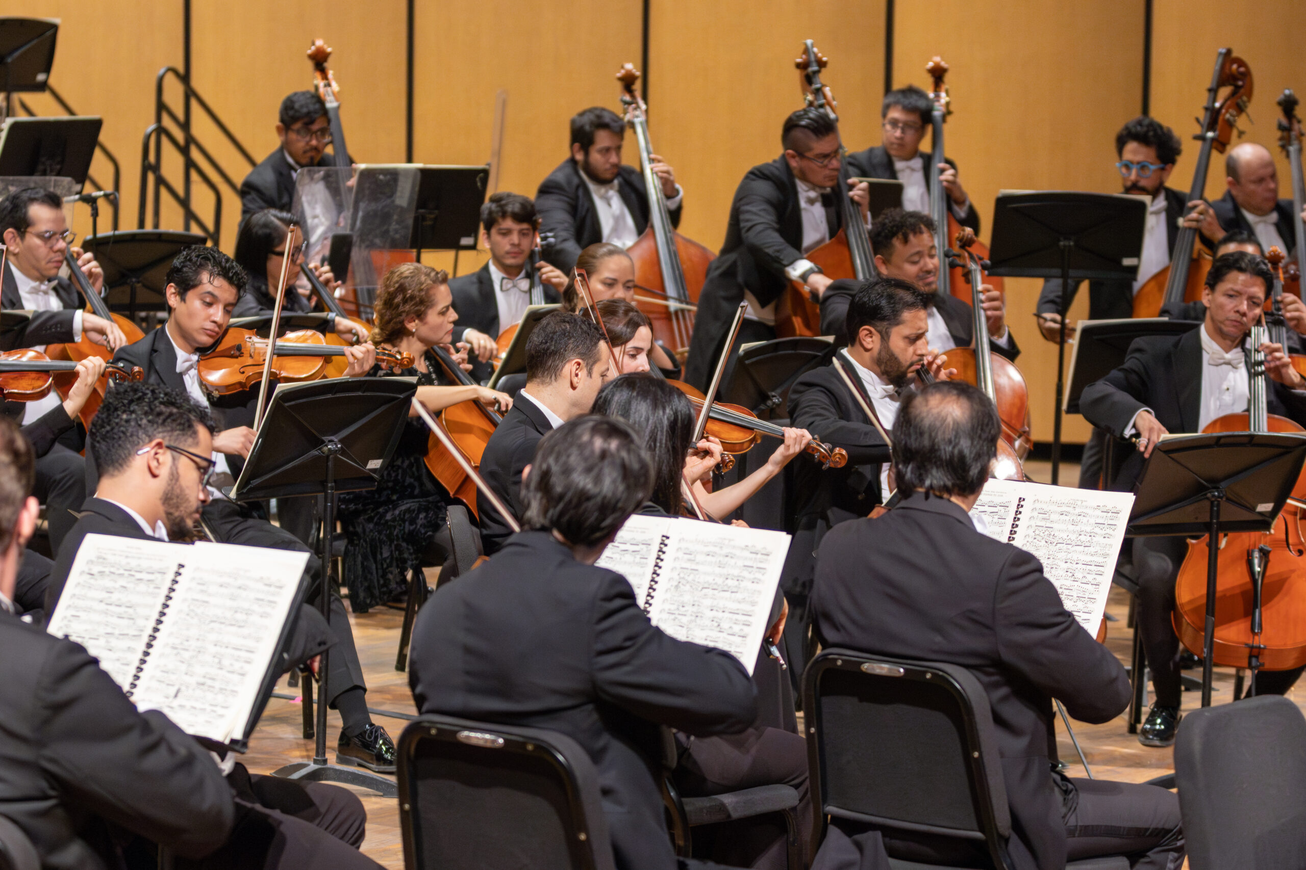 Cómo ayudamos a vincular una orquesta con audiencias más diversas: El caso de la OFJ
